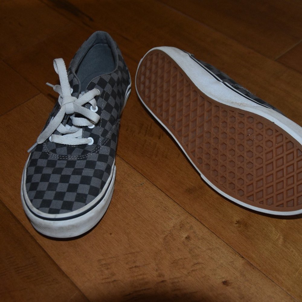 Vans - Picture 3 of 6